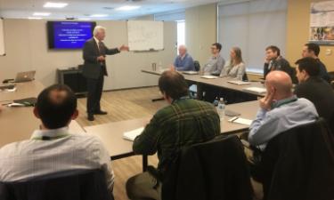 Discussion during an entrepreneurial seminar